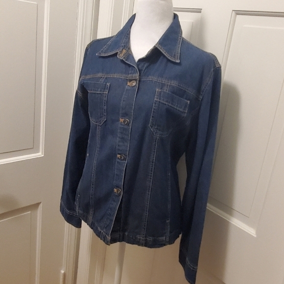 Erika Classic Denim Jacket Size Large, Casual lightweight - Picture 2 of 9